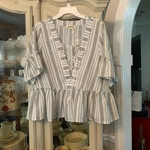 $10 FINAL MARKDOWN Listicle boutique Boho Peasant Blouse Ruffled Sleeve Top L